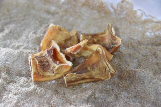 Rinderkopfhaut Brocken 350 g